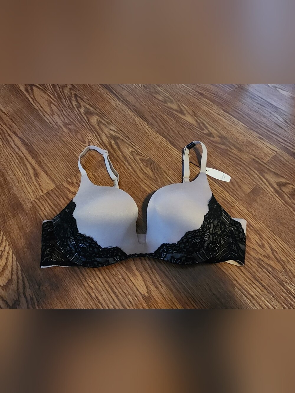 Victoria's Secret Tan and Black Lace Push-Up Smooth Bra